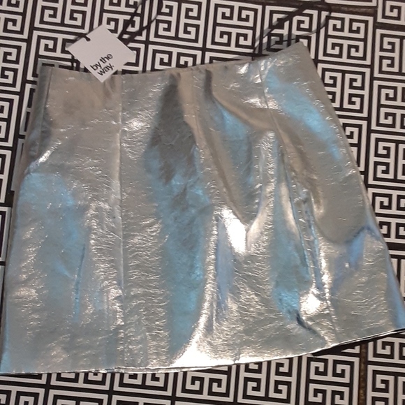 Nina, by the way mini skirt - Picture 2 of 6